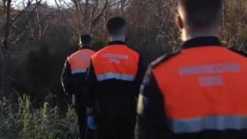 La policía toma declaración a los amigos del joven desaparecido en Badajoz para reconstruir sus pasos después del hallazgo de sangre en el móvil