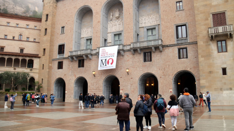 Turistes a Montserrat el dia que se celebra el dia de la Mare de Déu