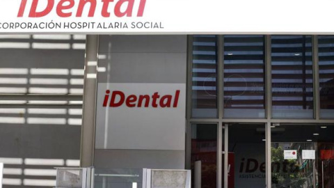 Entrada a una clínica de iDental. EFE