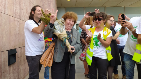 La veterana activista por la regularización del cannabis Fernanda de la Figuera, a la salida del juicio en el Juzgado de lo Penal 5 de Málaga. DAVID BOLLERO