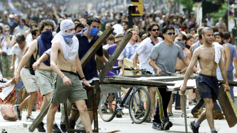 Protesta en la Plaza de Mayo de Buenos Aires, en diciembre de 2001.