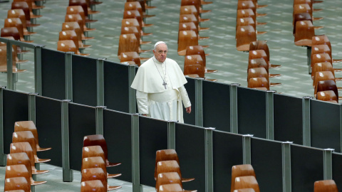 El Papa Francisco se reúne con niños asistidos por voluntarios del instituto de Santa Marta, en el Vaticano