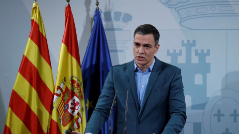 El presidente del Gobierno, Pedro Sánchez, durante la declaración institucional ofrecida este domingo desde la sede de la Delegación del Gobierno en Cataluña en Barcelona.