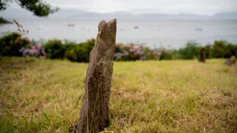 Una de las losas en el cilliní de Kells (Irlanda).