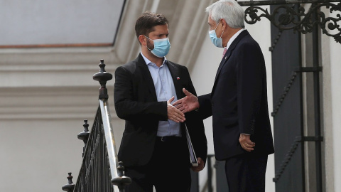 20/12/2021 El presidente de Chile Sebastián Piñera recibe al presidente electo Gabriel Boric, en el Palacio de La Moneda, en Santiago (Chile)