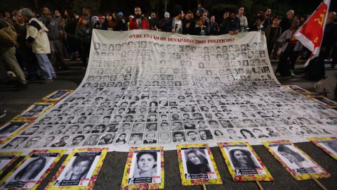 Manifestación en São Paulo (agosto de 2019) contra el apoyo del presidente Jair Bolsonaro al régimen militar que gobernó Brasil etre 1964 y 1985.