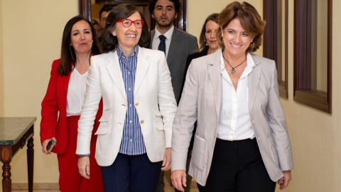 La ministra de Justicia, Dolores Delgado, hace unos días en Jaén con Rosa Aguilar. EFE/José Manuel Pedrosa