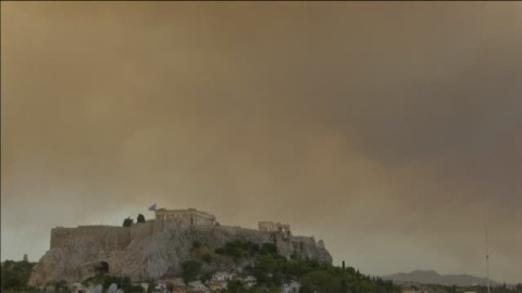 Un incendio provoca la oscuridad absoluta en el AcrÃ³polis de Atenas