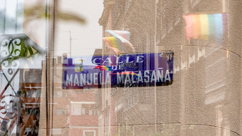 Una placa de la calle de Manuela Malasaña en el barrio de Malasaña, donde el día 5 de septiembre un joven denunció una falsa agresión homófoba, a 7 de septiembre de 2021, en Madrid.