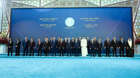 Foto de familia en la Cumbre de la Organización de Cooperación de Shanghái (OCS) en Astaná.