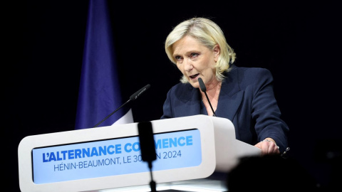 Marine Le Pen pronuncia un discurso en Henin-Beaumont, norte de Francia, el 30 de junio de 2024.