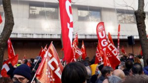 CCOO y UGT reclaman a gritos ante la CEOE que suba los salarios