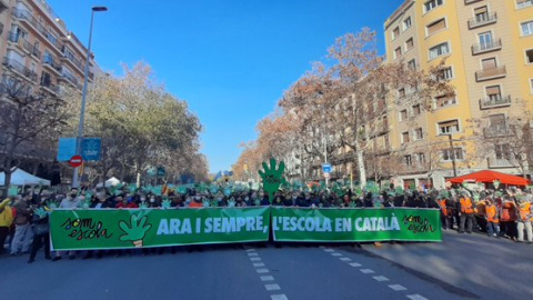 La capçalera de la manifestació al passeig de Sant Joan de Barcelona.