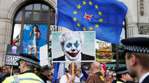 Manifestantes marchan en protesta para pedir otro referéndum del brexit en Londres. - EFE