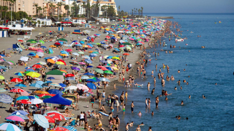 Aspecto que presentaba este sábado la playa de Salobreña, en Motril, durante el primer fin de semana de verano.