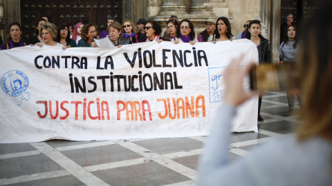 Concentración en Granada por Juana Rivas. Foto de archivo.