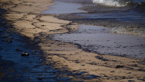 Vista del vertido en la playa de El Saler, a 16 de julio de 2024, en Valencia, Comunidad Valenciana (España).