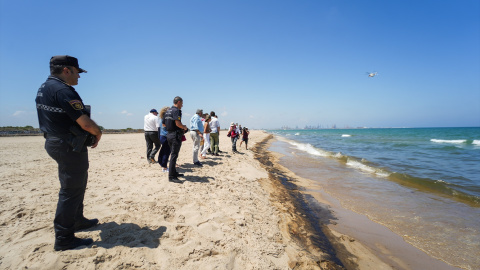 Vista del vertido en la playa de El Saler, a 16 de julio de 2024, en Valencia, Comunidad Valenciana (España).