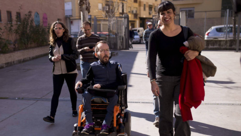 La coordinadora de Podemos en Andalucía, Teresa Rodríguez, y el secretario de Organización del partido, Pablo Echenique, durante el acto en Córdoba / EFE