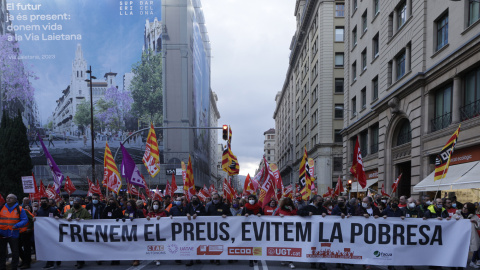 Sindicatos y entidades sociales participan este miércoles en Barcelona en la movilización bajo el lema "Frenemos los precios, evitemos la pobreza".