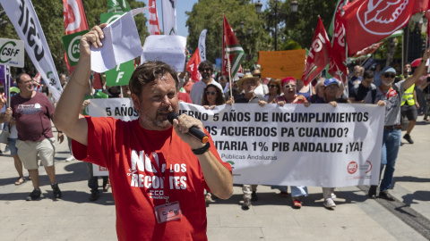 Foto de archivo de una movilización organizada por los sindicatos CCOO, UGT y CSIF, a 15 de junio de 2023, en Sevilla.