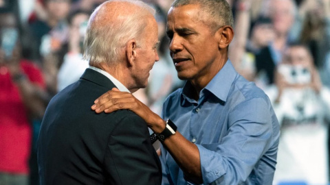 Imagen de archivo de Barack Obama junto al actual presidente de EEUU, Joe Biden.