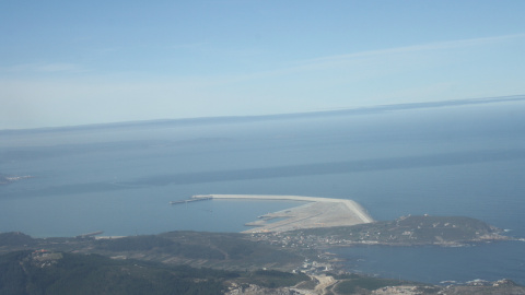 Vista aérea de las obras del puerto exterior de A Coruña en el 2012.