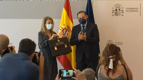 Ãbalos entrega la cartera a Raquel SÃ¡nchez