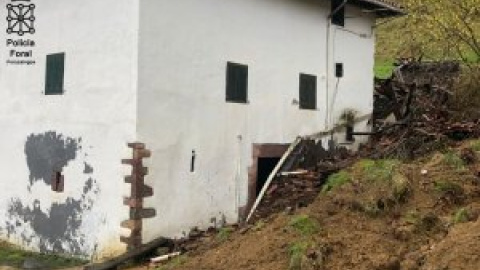 Primera víctima del temporal: una mujer fallece en Navarra al desprenderse el cobertizo de un caserío