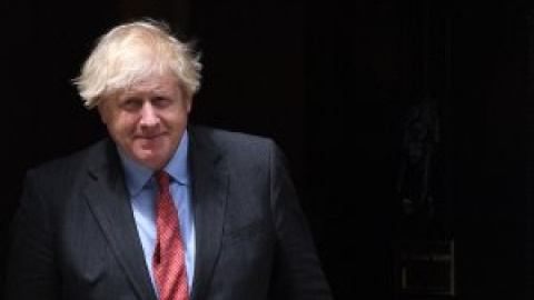 El nuevo "experimento" de Johnson: reabrir Inglaterra en plena ola de contagios