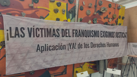 Cartel en favor de las víctimas del franquismo en las jornadas organizada en la madrileña Escuela Popular de La Prospe.