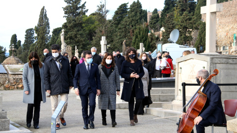 L'ofrena floral del Govern a la tomba de Francesc Macià amb el president de la Generalitat, Pere Aragonès.