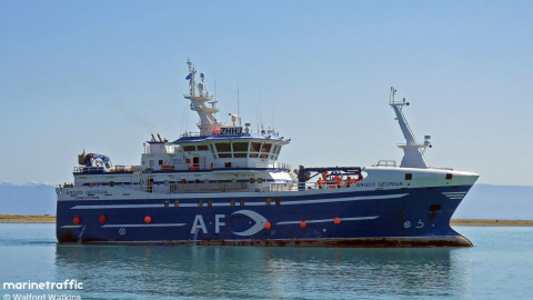 Vista del pesquero Argos Georgia, en el que iban 27 personas a bordo, entre ellos tripulantes gallegos, que se ha hundido de madrugada en las Islas Malvinas.