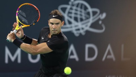 Rafa Nadal durante el partido de exhibición disputado contra Andy Murray en Abu Dhabi el 17 de diciembre de 2021.