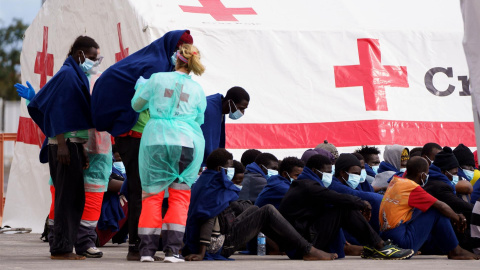 20/12/21. Más de cien migrantes, hombres, mujeres y menores fueron trasladados este domingo 19 de diciembre de 2021 al puerto de Santa Cruz de Tenerife.