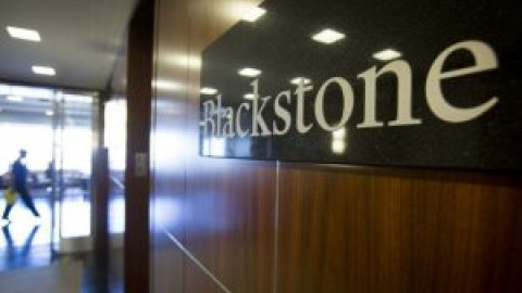 Decenas de familias madrileñas doblegan al fondo buitre Blackstone y evitan una abusiva subida del alquiler en sus viviendas