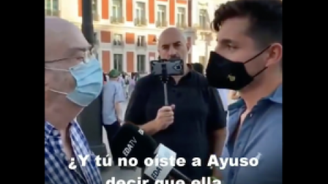 La pregunta capciosa (sobre Pablo Iglesias) de un reportero le estalla en la cara: "Para ser periodista bien tonto que eres"