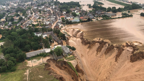 Fotografía aérea de los destrozos en la región alemana de  Erftstadt-Blessem.