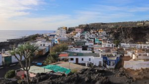 Tres semanas después del final de la erupción, el volcán sigue emitiendo gases