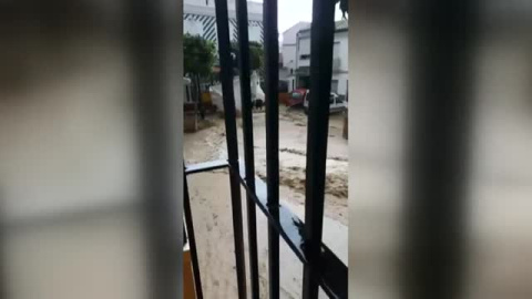 Una tromba de agua obliga a desalojar a varias familias en Setenil de las Bodegas, Cádiz