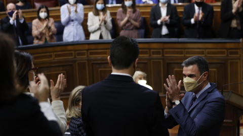 El presidente del Gobierno, Pedro Sánchez, tras su comparecencia este miércoles ante el pleno del Congreso para informar de las conclusiones del Consejo Europeo, la Cumbre de la OTAN y las relaciones con Marruecos