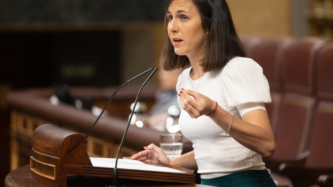 La secretaria de Podemos, Ione Belarra, interviene durante una sesión plenaria extraordinaria, en el Congreso de los Diputados, a 23 de julio de 2024, en Madrid (España).