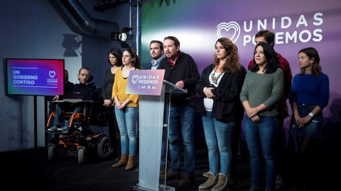 GRAF6766. MADRID, 10/11/2019.- El secretario general de Unidas Podemos, Pablo Iglesias, acompañado por los demás miembros de la formación morada, comparece ante los medios de comunicación para analizar los resultados en las elecciones celebradas hoy D