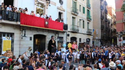 La plaça de la Vila de Gràcia moments abans del pregó del 2023