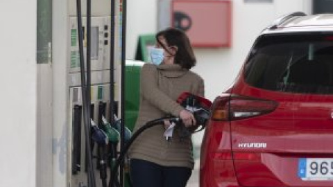 El precio medio del gasóleo bate un nuevo récord y sobrepasa por primera vez al de la gasolina