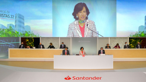 La presidenta del Banco Santander, Ana Botín, durante su intervención en la junta de accionistas de la entidad. EFE/Banco Santander/Javier Vazquez