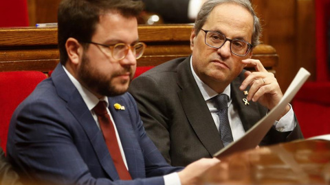 Pere Aragonès i Quim Torra al ple del Parlament. EFE / QUIQUE GARCÍA.