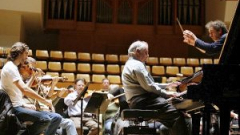 Barenboim y la Orquesta Valencia ofrecerán un concierto en el aniversario del Palau de la Música