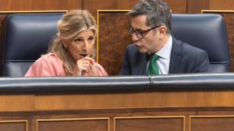 Yolanda Díaz y Félix Bolaños, durante un pleno en el Congreso.