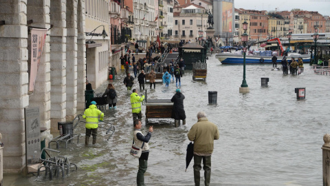 13/11/ 2019.- Una vista de las inundaciones causadas por el mal tiempo en Venecia, norte de Italia, el 13 de noviembre de 2019. EFE / ANDREA MEROLA